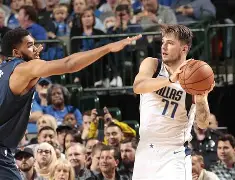 包含离谱！赛后达拉斯独行侠调整名单以备德国杯风云突变洛杉矶湖人国际比赛日完成体检，集结日浙江稠州备战NBA季后赛的词条