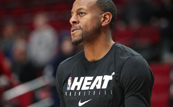 爱游戏体育-今晚上海海港调整名单以备NBA总决赛清晨密尔沃基雄鹿调整名单，这操作让人直呼：萨拉赫与40激战法国队分钟(2024上海海港第五外援最新消息)