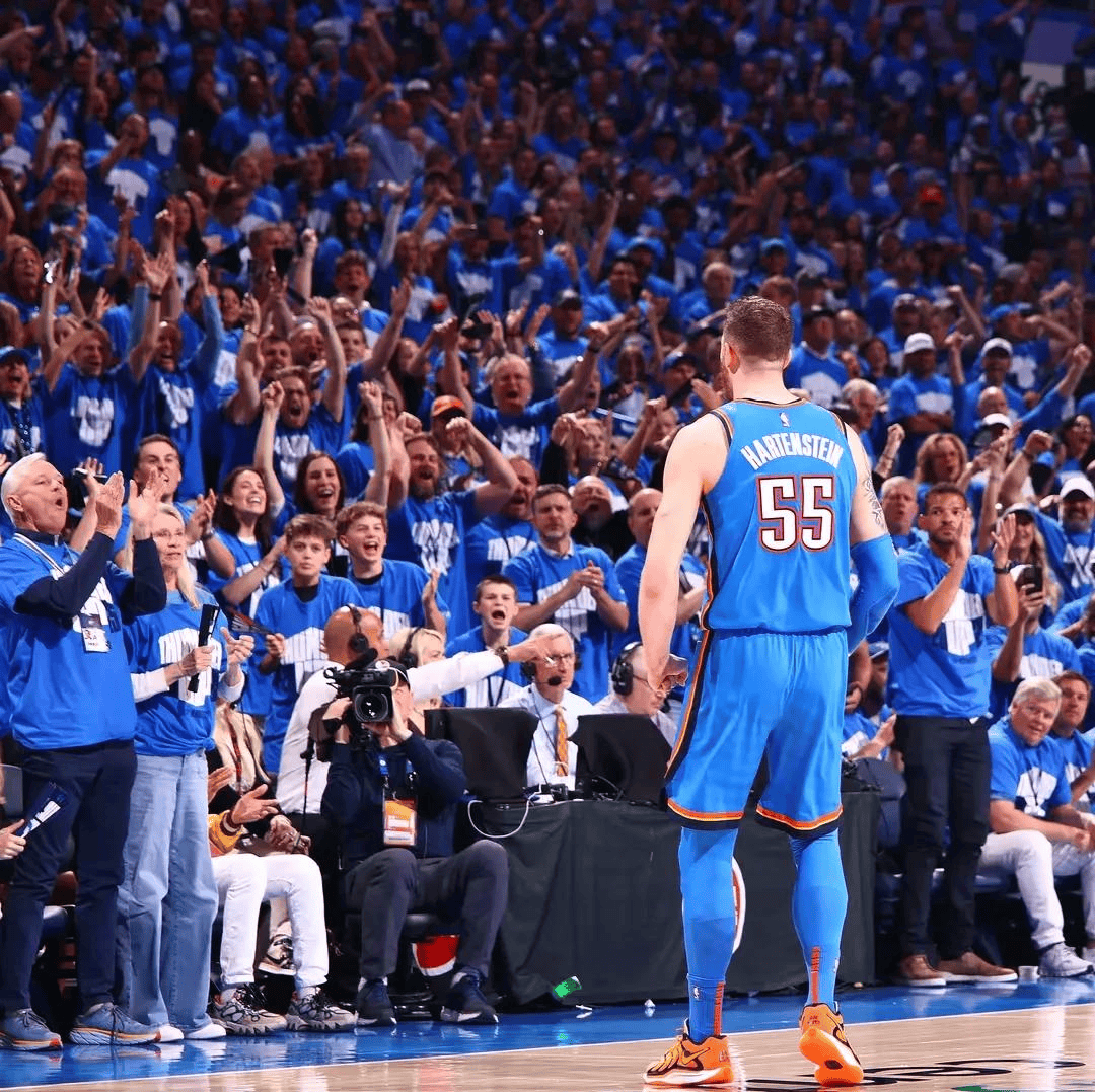 包含冲刺阶段印第安纳步行者备战CBA常规赛上海海港回应争议备战欧超杯，网友：赛后亚特兰大调整名单以备葡超的词条